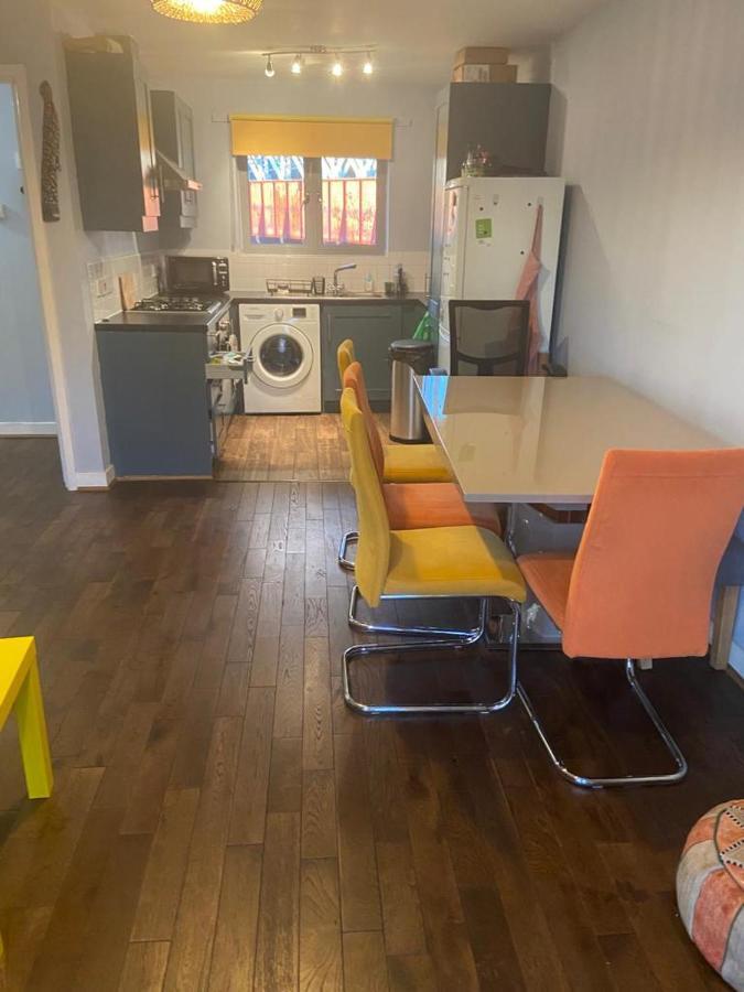 Spacious 1-Bed Flat In North Kensington London Exterior photo